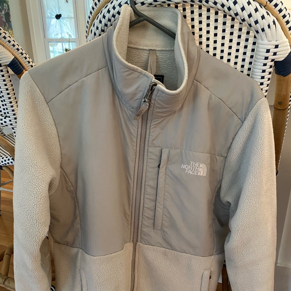 Women’s Denali North Face jacket